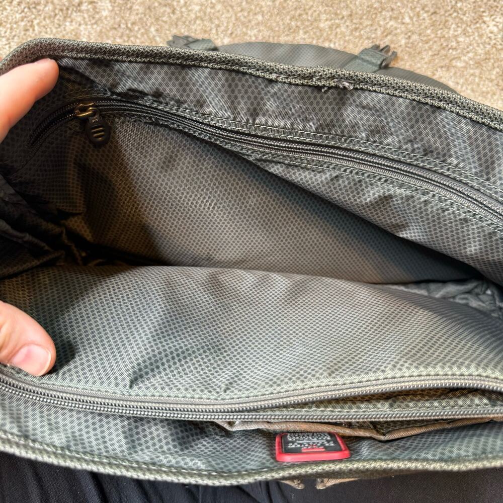 Tumi T-Tech 5508GRH Expandable Briefcase Messenger Laptop Bag - Picture 8 of 12